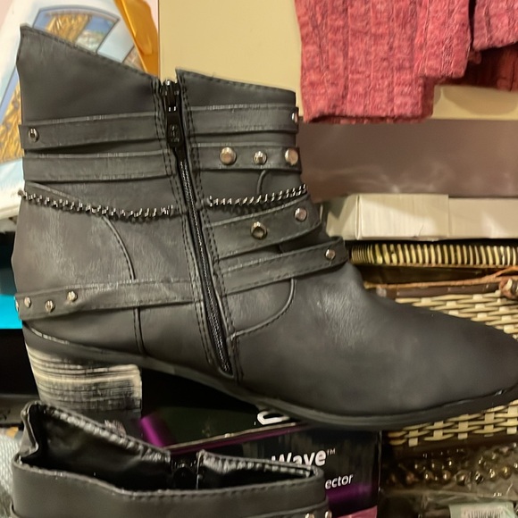 Buckled Zippered Black Vegan Leather Moto Ankle Boots NWT 11 - Picture 3 of 5